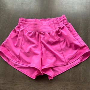 lululemon hotty hot shorts size 2 inch 2.5 high rise